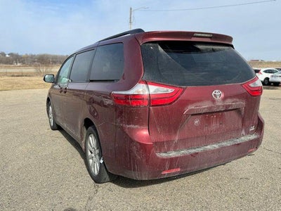 2017 Toyota Sienna LE 7 Passenger