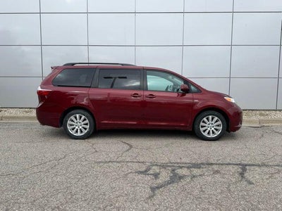 2017 Toyota Sienna LE 7 Passenger