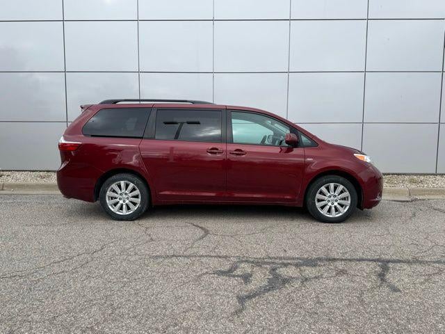 2017 Toyota Sienna LE 7 Passenger