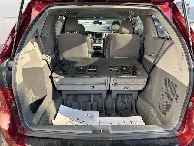 2017 Toyota Sienna LE 7 Passenger