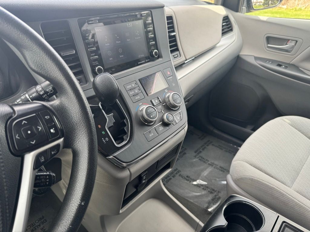 2019 Toyota Sienna LE 7 Passenger