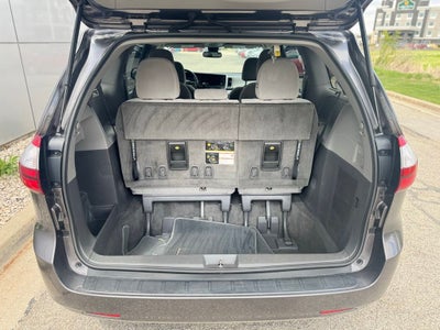 2019 Toyota Sienna LE 7 Passenger