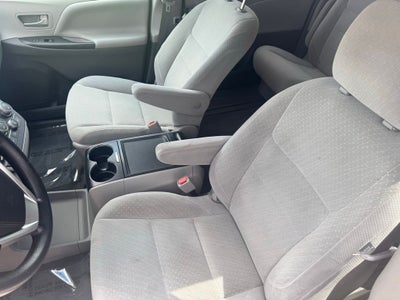 2019 Toyota Sienna LE 7 Passenger