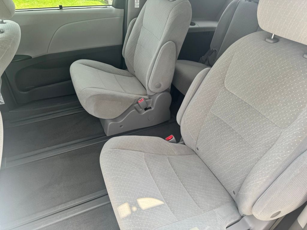 2019 Toyota Sienna LE 7 Passenger