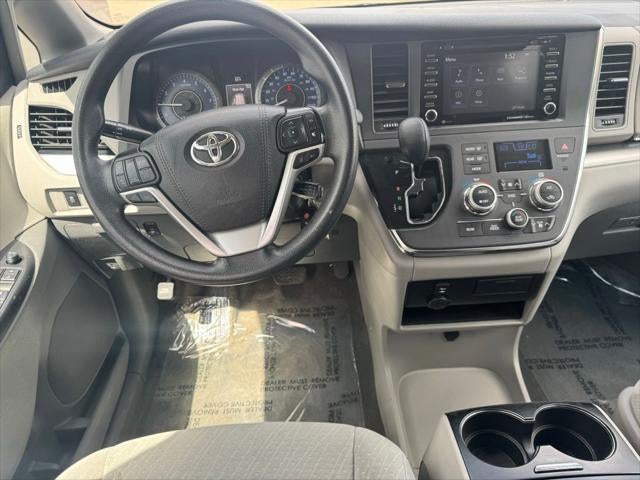 2019 Toyota Sienna LE 7 Passenger