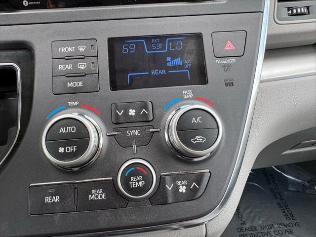 2019 Toyota Sienna LE 7 Passenger