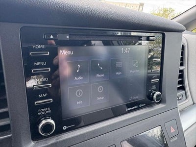 2019 Toyota Sienna LE 7 Passenger