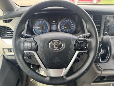 2019 Toyota Sienna LE 7 Passenger
