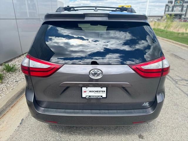 2019 Toyota Sienna LE 7 Passenger
