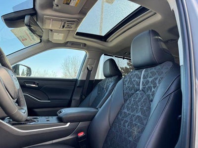 2024 Toyota Highlander Hybrid XLE AWD