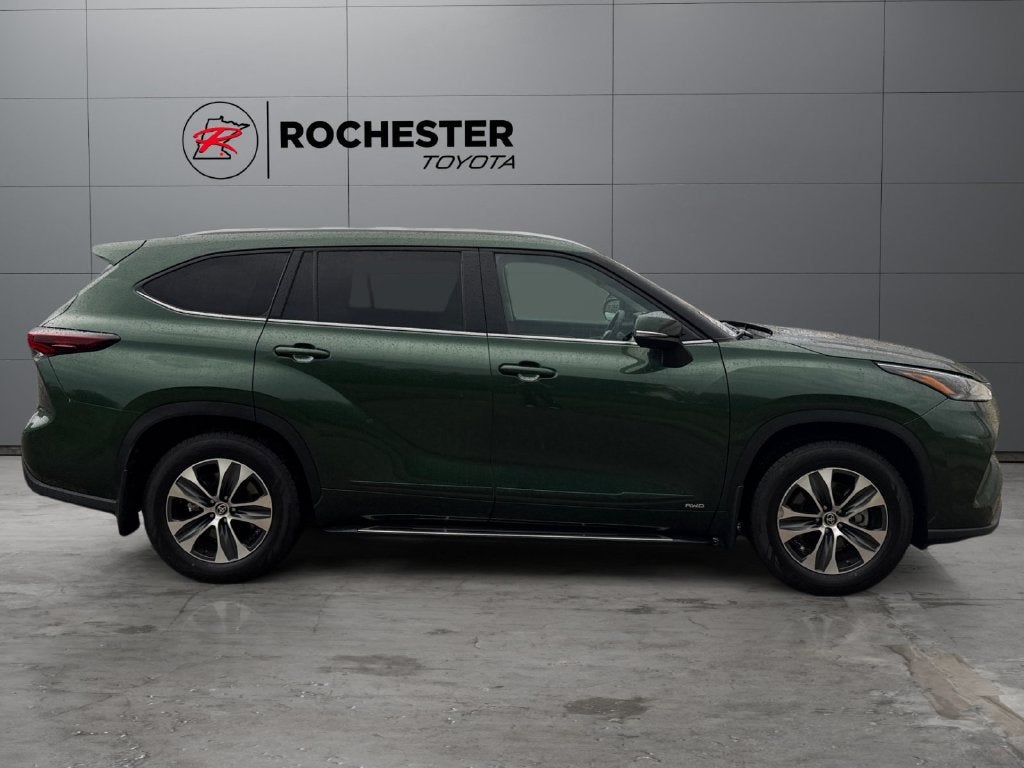2025 Toyota Highlander Hybrid XLE AWD