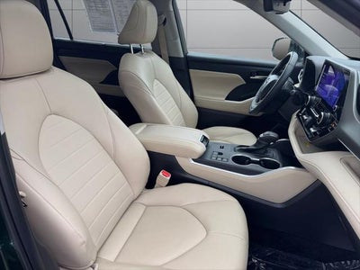 2025 Toyota Highlander Hybrid XLE AWD