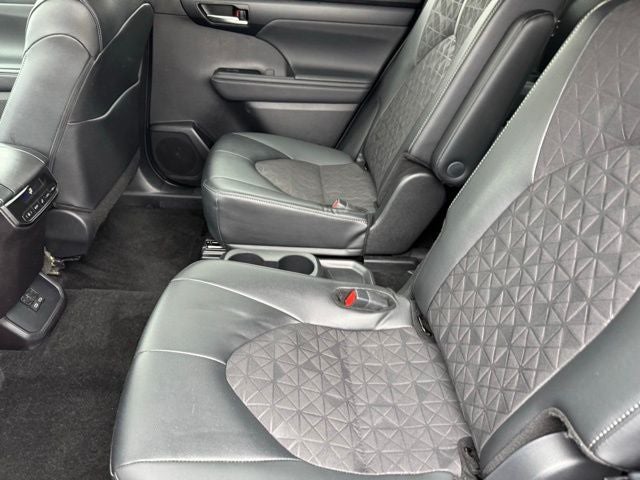 2025 Toyota Highlander Hybrid XLE AWD
