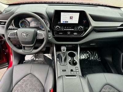 2025 Toyota Highlander Hybrid XLE AWD