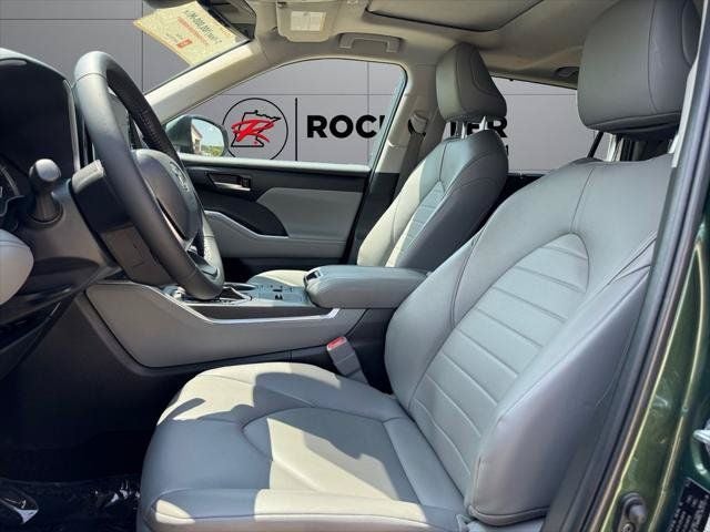 2023 Toyota Highlander XLE FWD