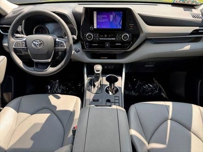 2023 Toyota Highlander XLE FWD