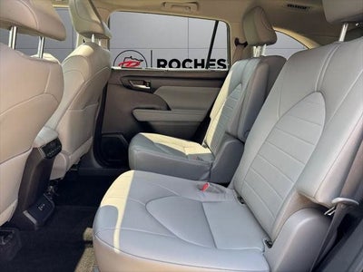 2023 Toyota Highlander XLE FWD