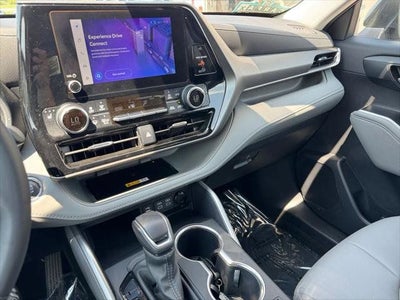 2023 Toyota Highlander XLE FWD