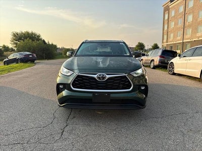 2023 Toyota Highlander XLE FWD