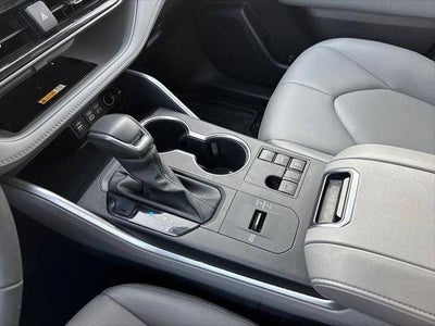 2023 Toyota Highlander XLE FWD