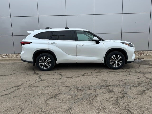 2023 Toyota Highlander XLE AWD