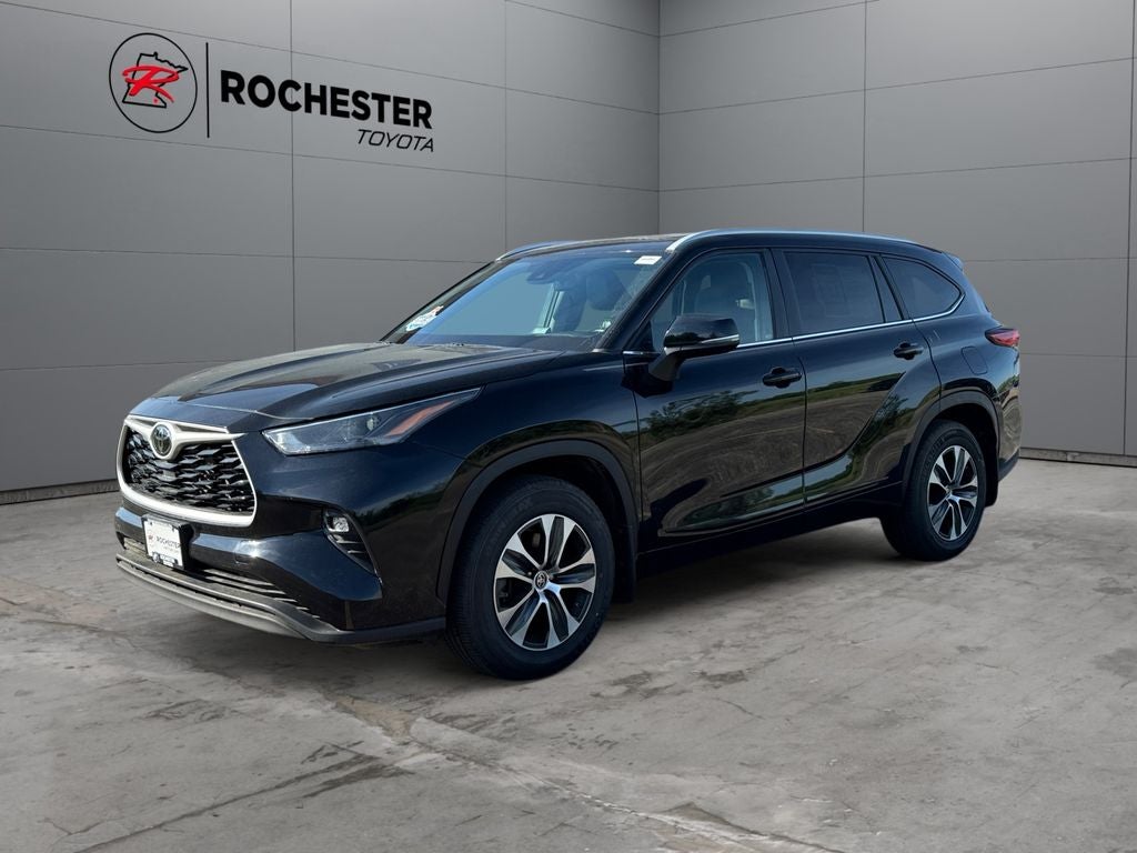 2023 Toyota Highlander XLE AWD
