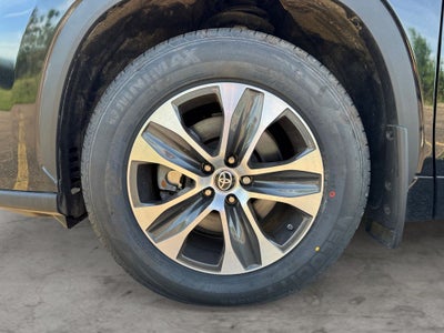 2023 Toyota Highlander XLE AWD