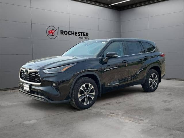 2023 Toyota Highlander XLE AWD