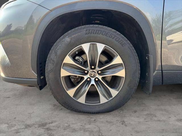 2024 Toyota Highlander XLE AWD
