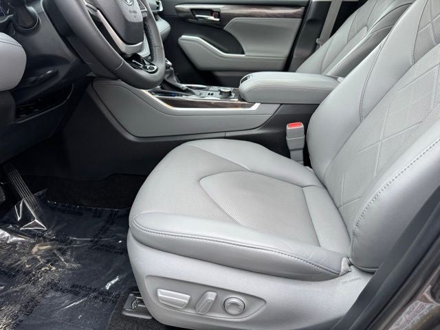 2024 Toyota Highlander Platinum AWD