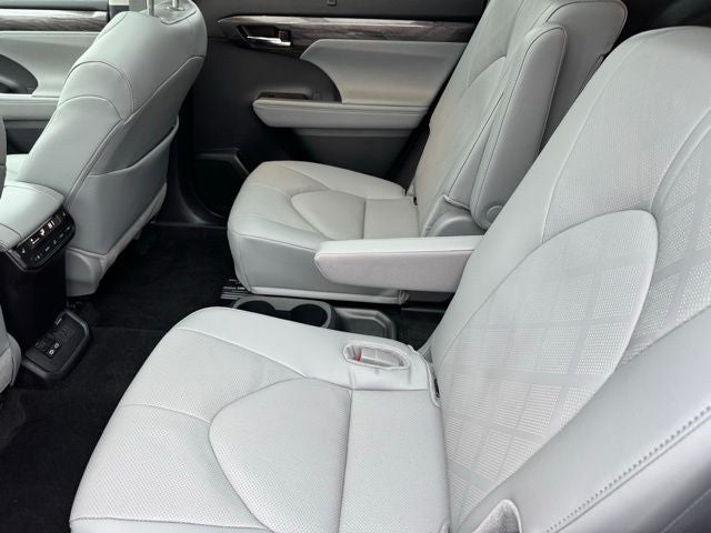 2024 Toyota Highlander Platinum AWD