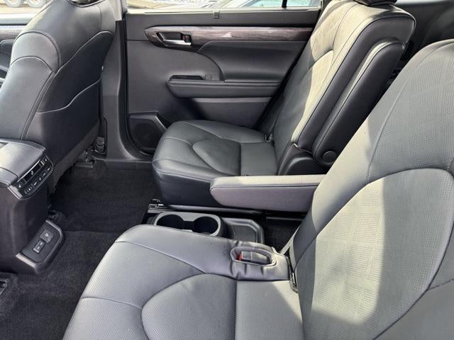 2023 Toyota Highlander Platinum AWD