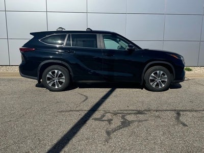 2023 Toyota Highlander XLE AWD