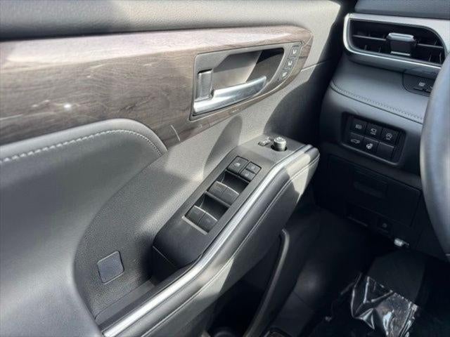 2025 Toyota Highlander Platinum AWD