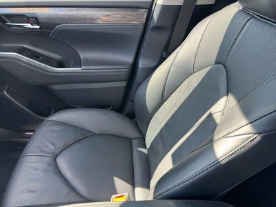 2025 Toyota Highlander Limited AWD