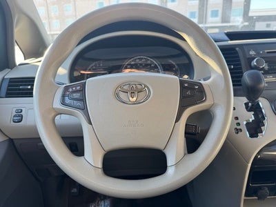 2014 Toyota Sienna LE FWD