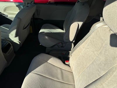 2014 Toyota Sienna LE FWD