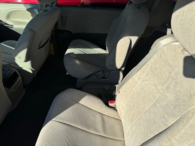 2014 Toyota Sienna LE FWD