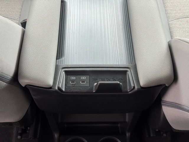 2025 Toyota Sienna LE 8 Passenger