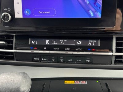 2025 Toyota Sienna LE 8 Passenger