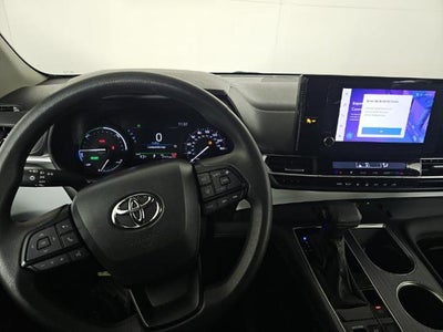 2025 Toyota Sienna LE 8 Passenger