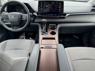 2023 Toyota Sienna LE 8 Passenger
