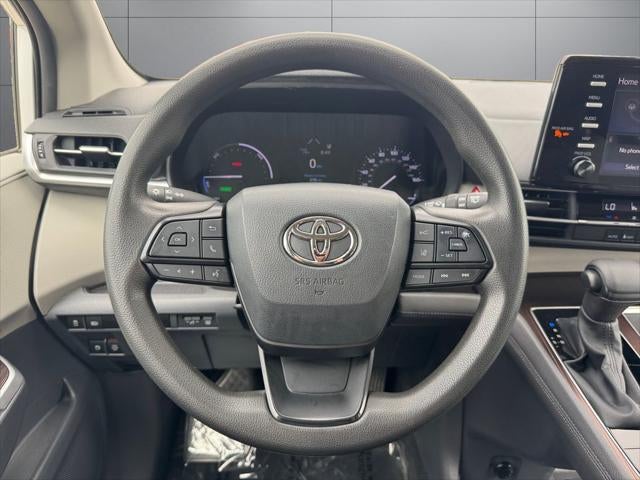2023 Toyota Sienna LE 8 Passenger