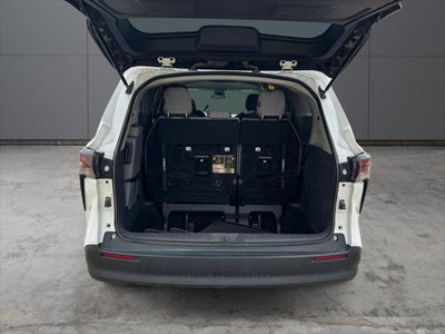 2023 Toyota Sienna LE 8 Passenger