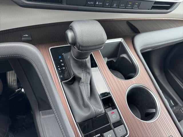 2023 Toyota Sienna LE 8 Passenger