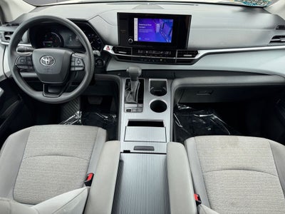 2025 Toyota Sienna LE 8 Passenger