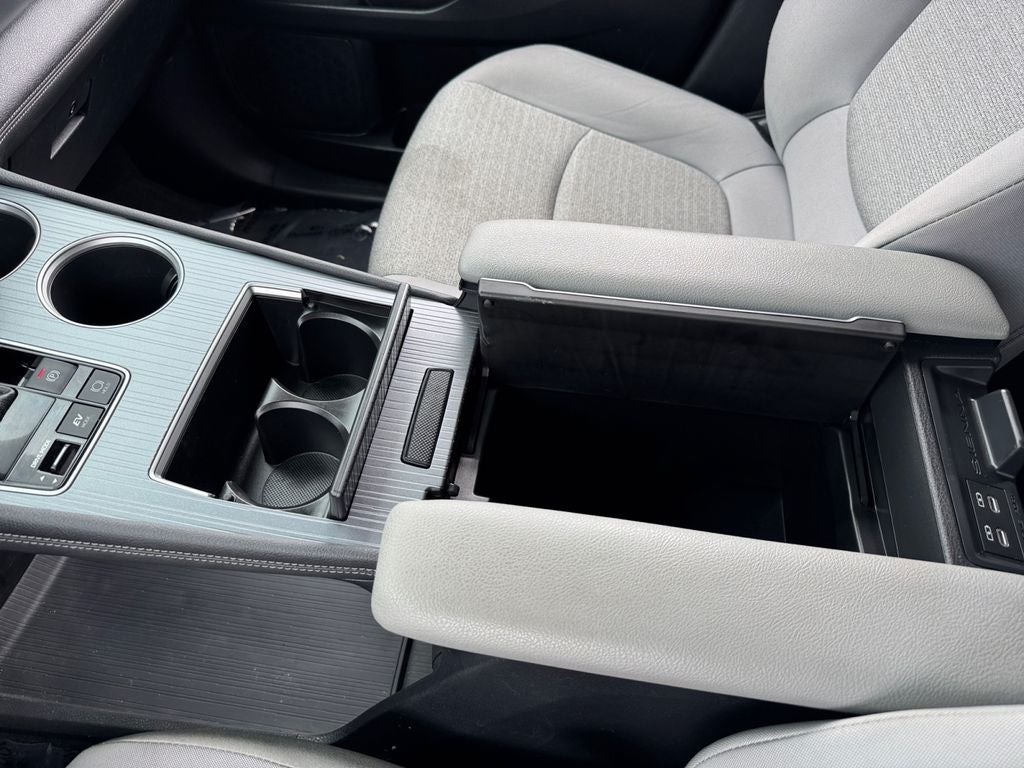 2025 Toyota Sienna LE 8 Passenger