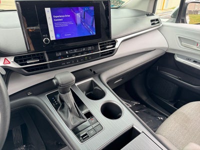 2025 Toyota Sienna LE 8 Passenger