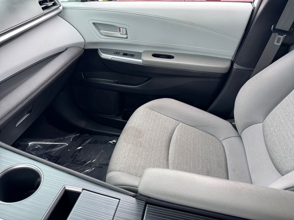 2025 Toyota Sienna LE 8 Passenger