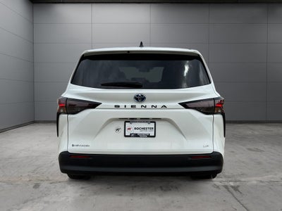 2025 Toyota Sienna LE 8 Passenger